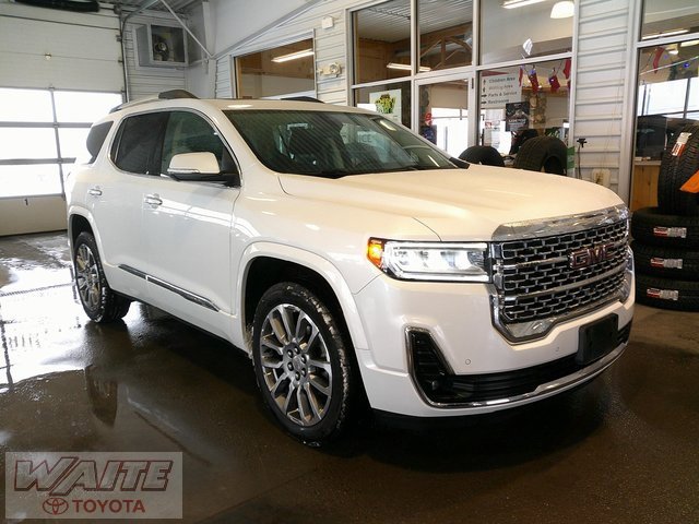 2023 GMC Acadia Denali's photo