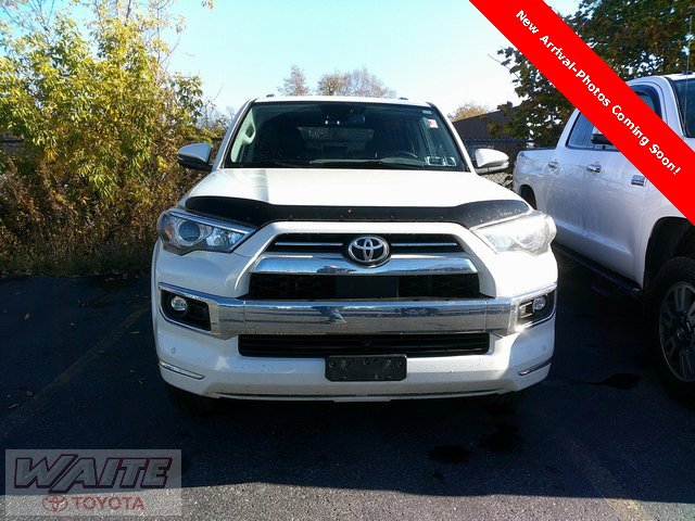 2022 Toyota 4Runner Limited photo 2