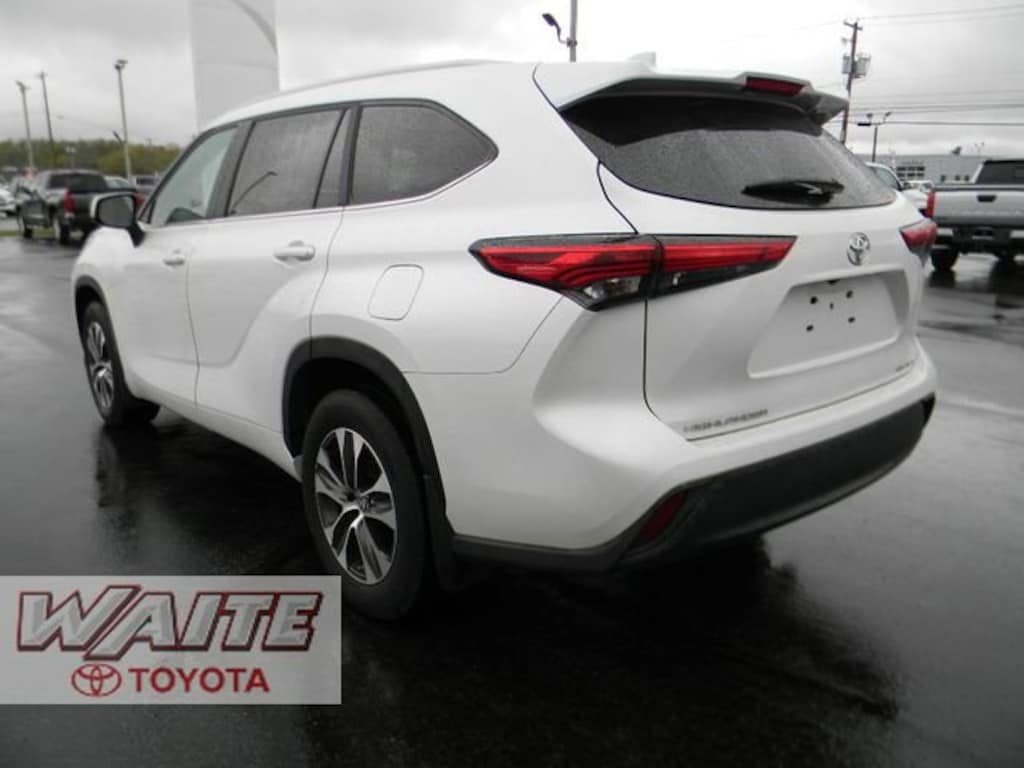 Used 2023 Toyota Highlander XLE SUV
