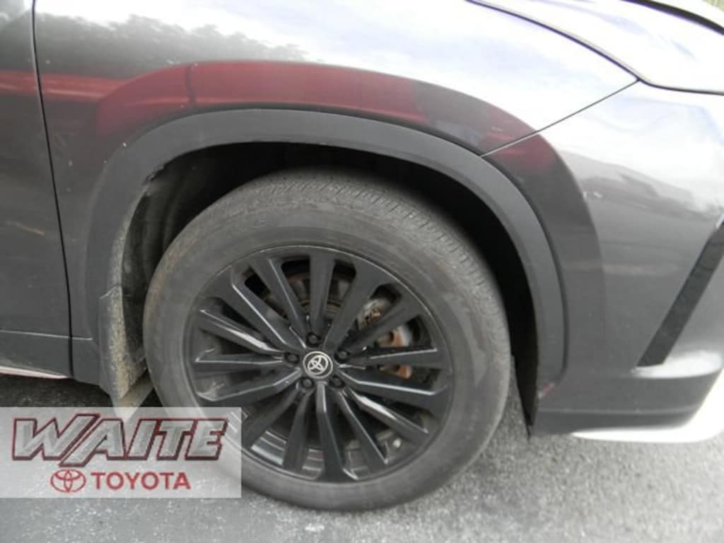 Used 2025 Toyota Highlander XSE SUV