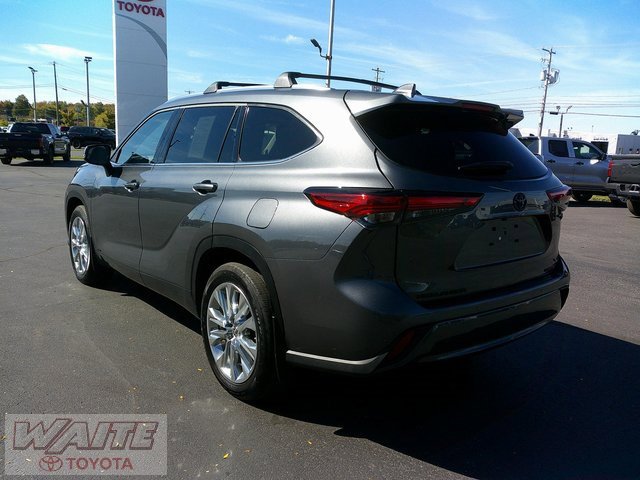 2023 Toyota Highlander Hybrid Limited photo 3