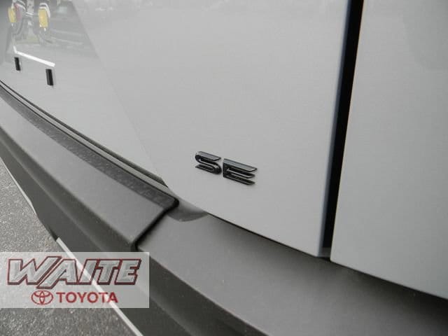 2026 Toyota C-HR SE - Photo 7