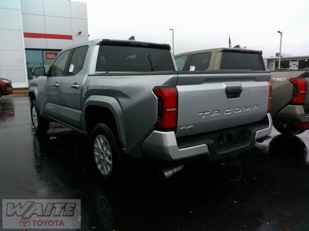 New 2025 Toyota Tacoma SR5 4X4 DOUBLE CAB