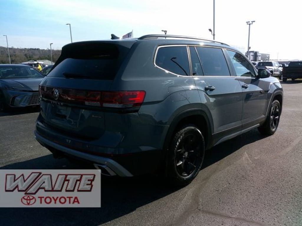 Used 2024 Volkswagen Atlas 2.0T Peak Edition SEL SUV
