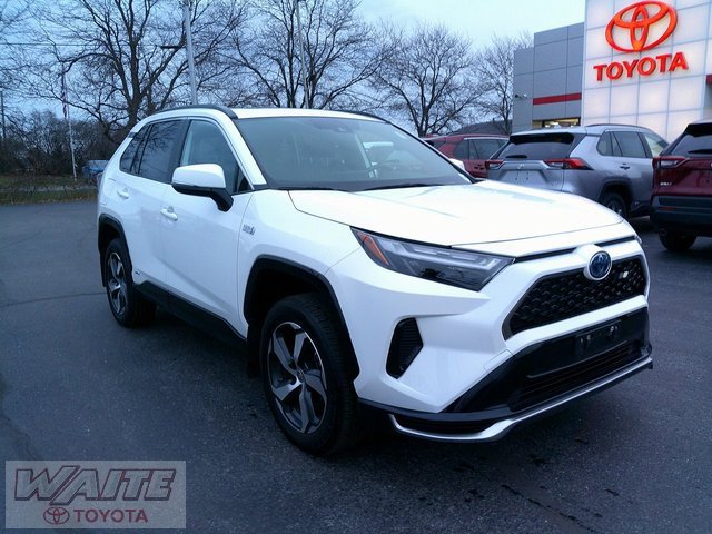 2024 Toyota RAV4 SE's photo
