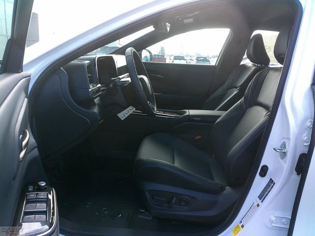 2026 Toyota Crown XLE - Photo 19