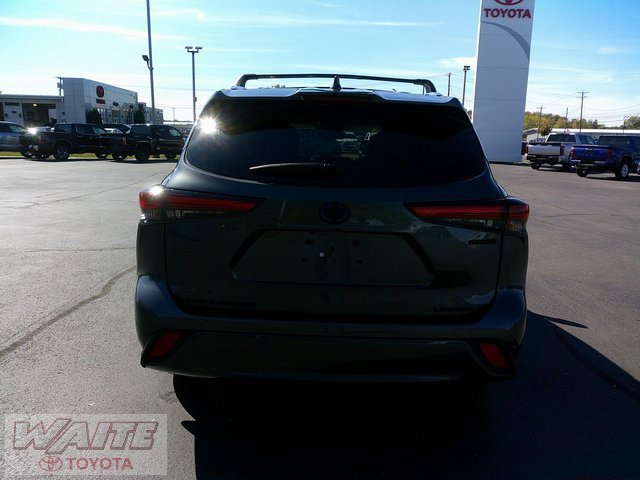 2023 Toyota Highlander Hybrid Limited photo 2