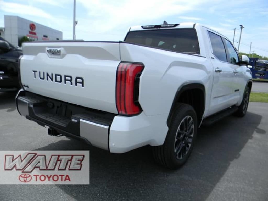 New 2026 Toyota Tundra Limited LIMITED CREWMAX 5.5