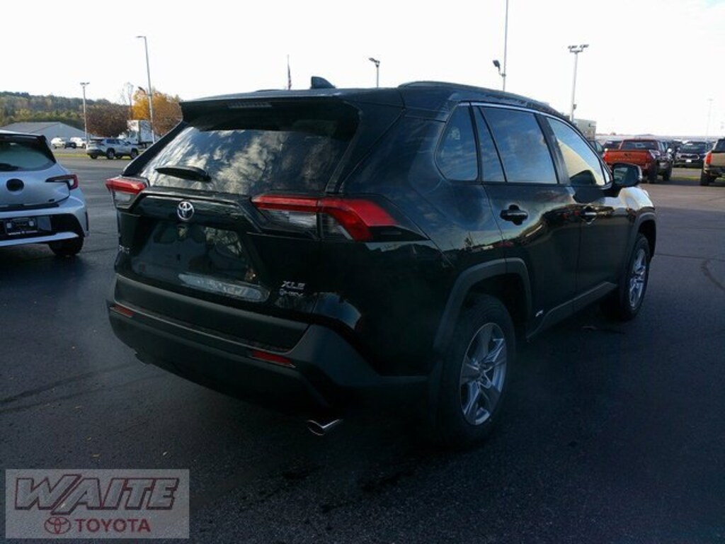 New 2025 Toyota RAV4 Hybrid XLE XLE AWD SUV