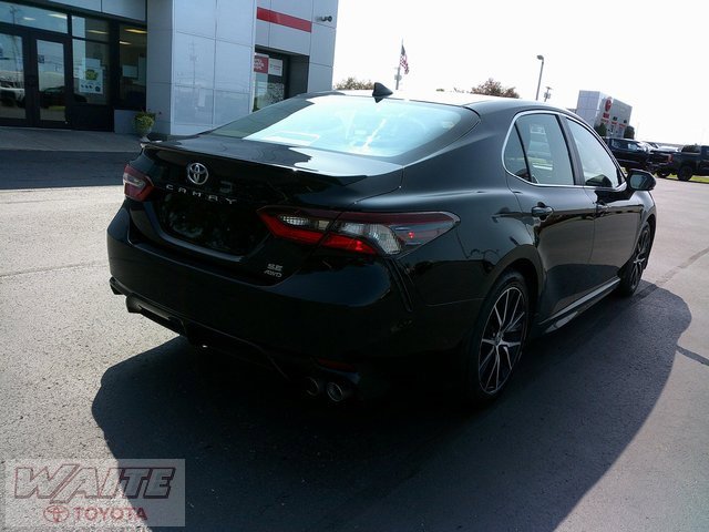 2023 Toyota Camry SE photo 2