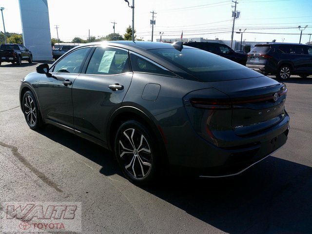 2023 Toyota Crown Limited photo 4