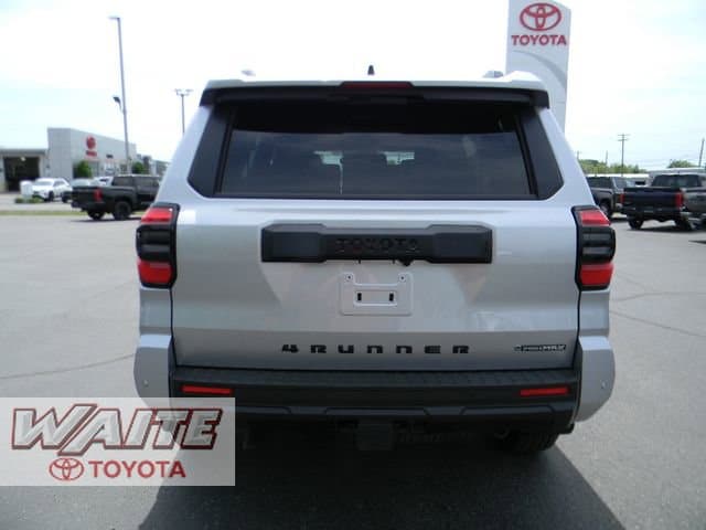 2026 Toyota 4Runner TRD Off-Road - Photo 3