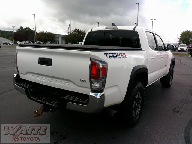 2021 Toyota Tacoma TRD Off-Road photo 2
