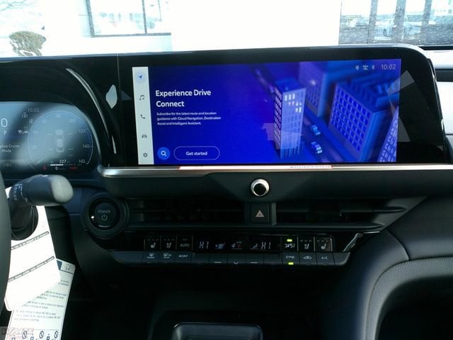 2026 Toyota Crown XLE - Photo 12