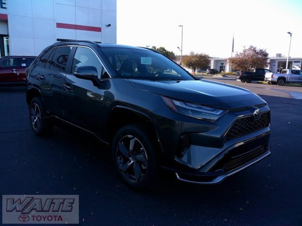 New 2025 Toyota RAV4 Plug-in Hybrid SE PLUG-IN HYBRID