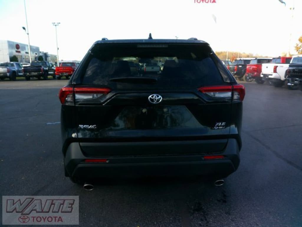 New 2025 Toyota RAV4 Hybrid XLE XLE AWD SUV