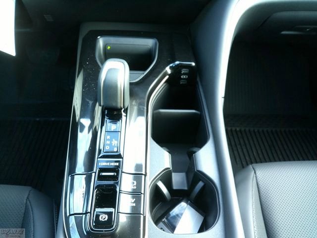 2026 Toyota Crown XLE - Photo 17