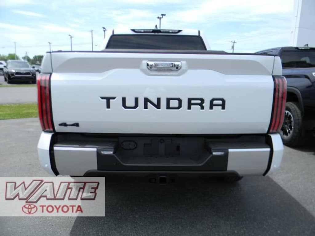New 2026 Toyota Tundra Limited LIMITED CREWMAX 5.5