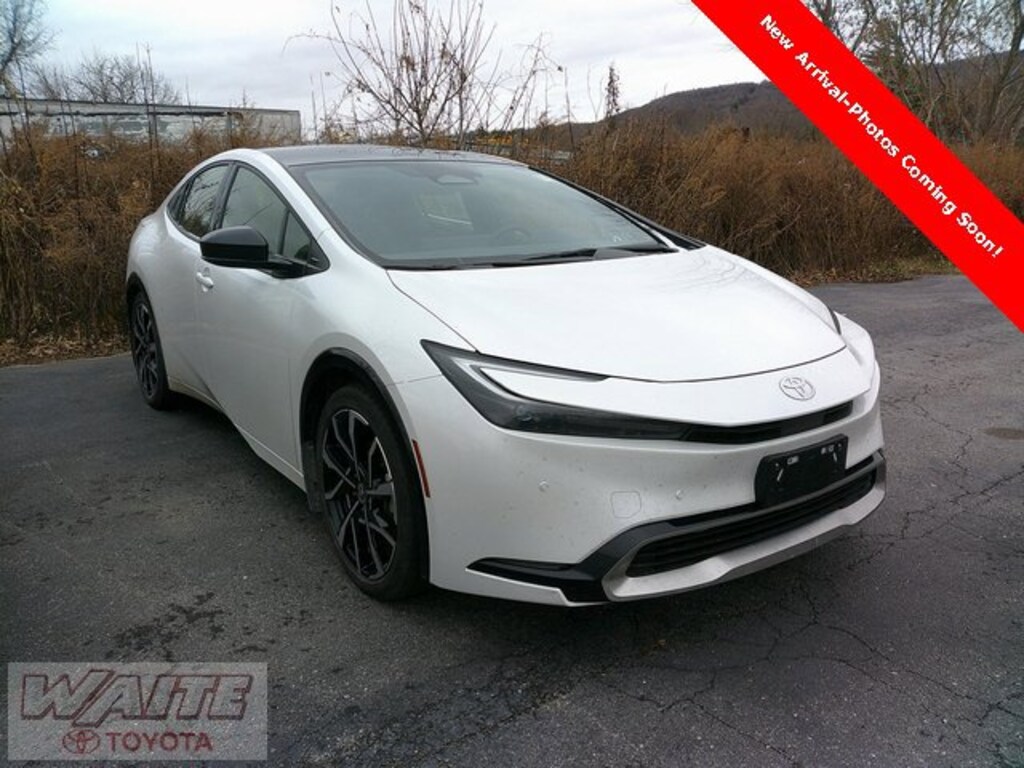 Used 2024 Toyota Prius Prime XSE Hatchback