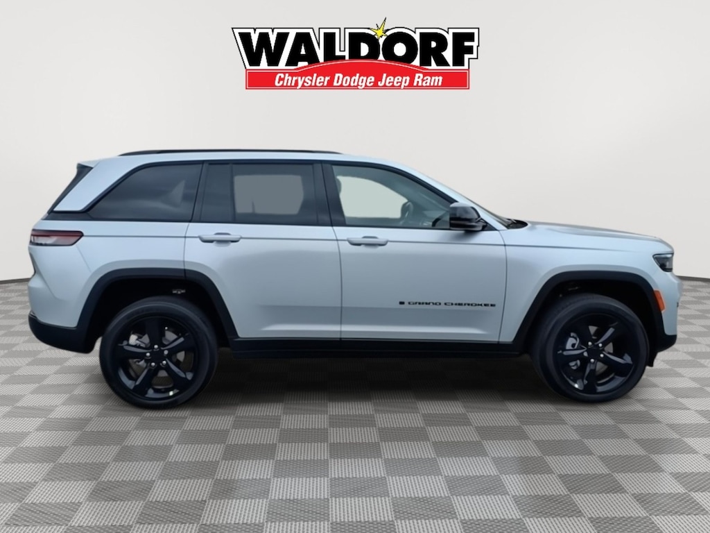 New 2025 Jeep Grand Cherokee LAR