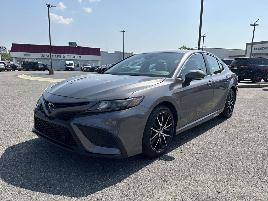 Used 2024 Toyota Camry SE SE Auto