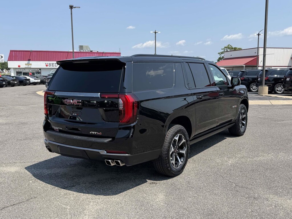 Used 2025 GMC Yukon XL AT4 4WD AT4