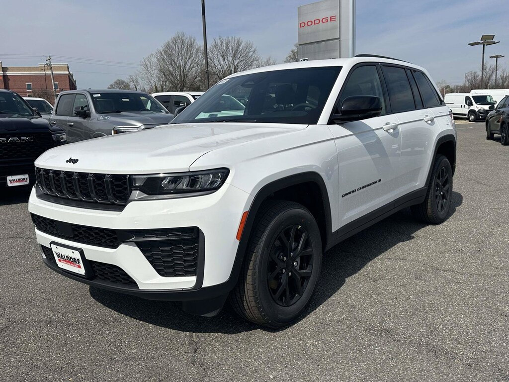 New 2026 Jeep Grand Cherokee Laredo Altitude Laredo Altitude 4x4