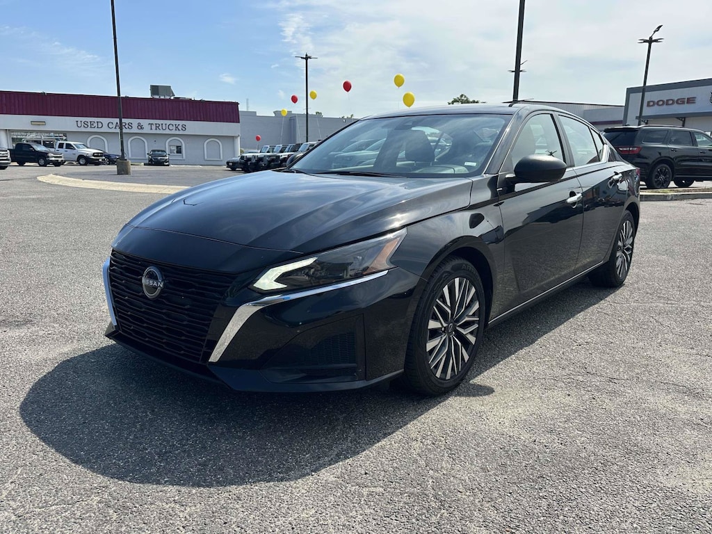 Used 2024 Nissan Altima 2.5 SV Sedan