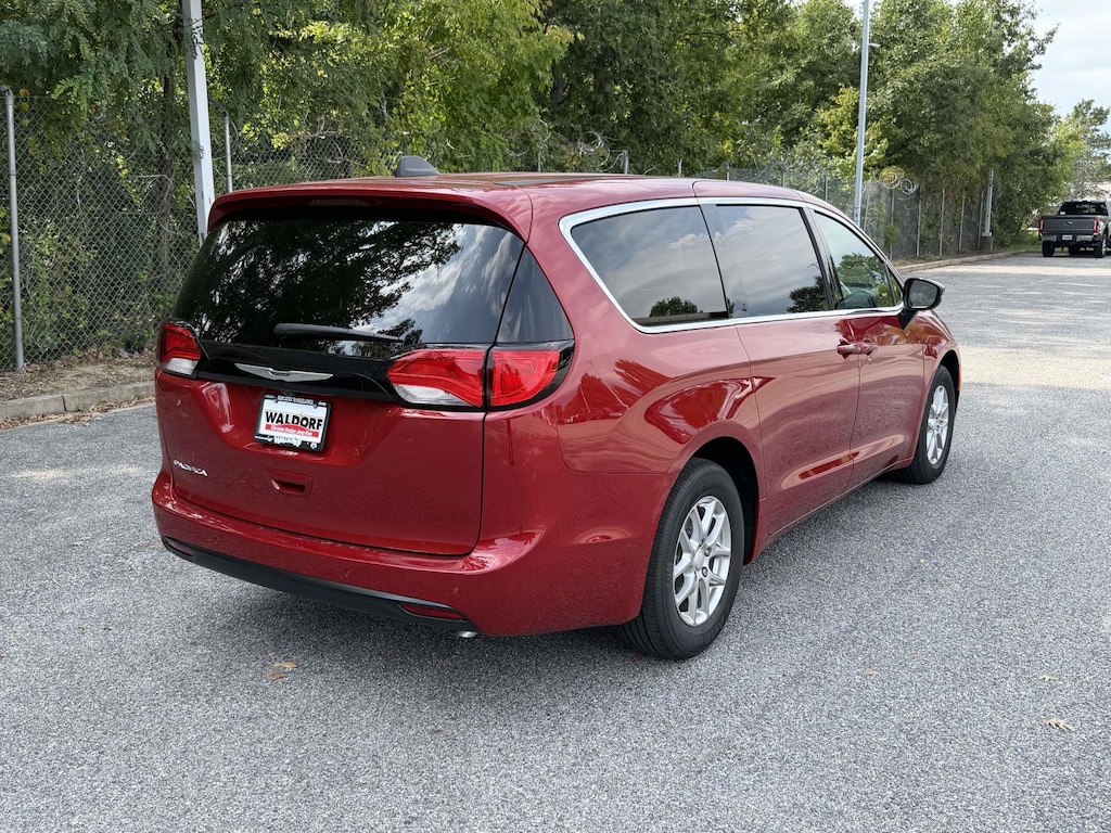 New 2027 Chrysler Pacifica LX LX FWD