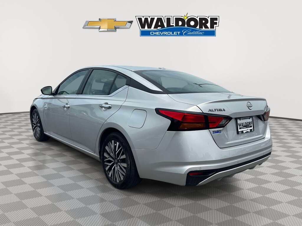 Used 2024 Nissan Altima 2.5 SV Sedan