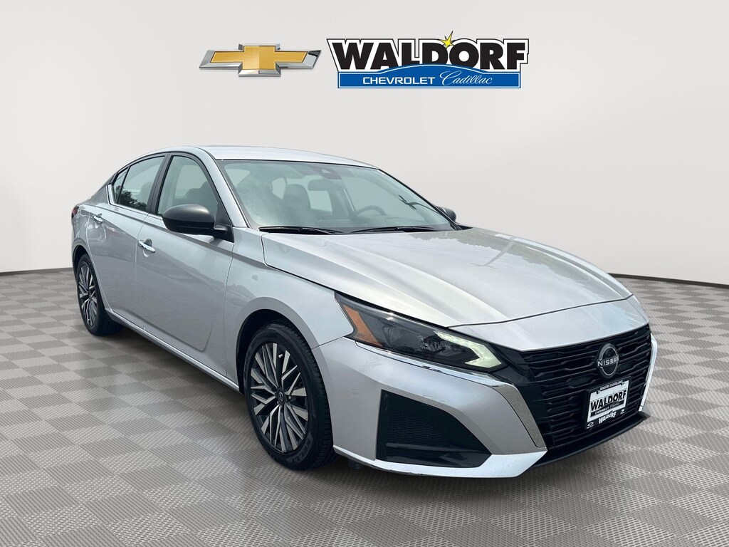 Used 2024 Nissan Altima 2.5 SV Sedan