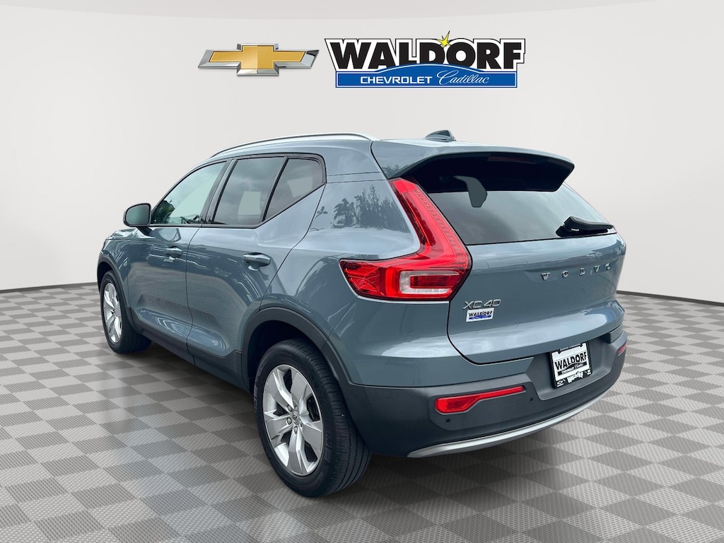 Used 2020 Volvo XC40 Momentum T4 FWD Momentum