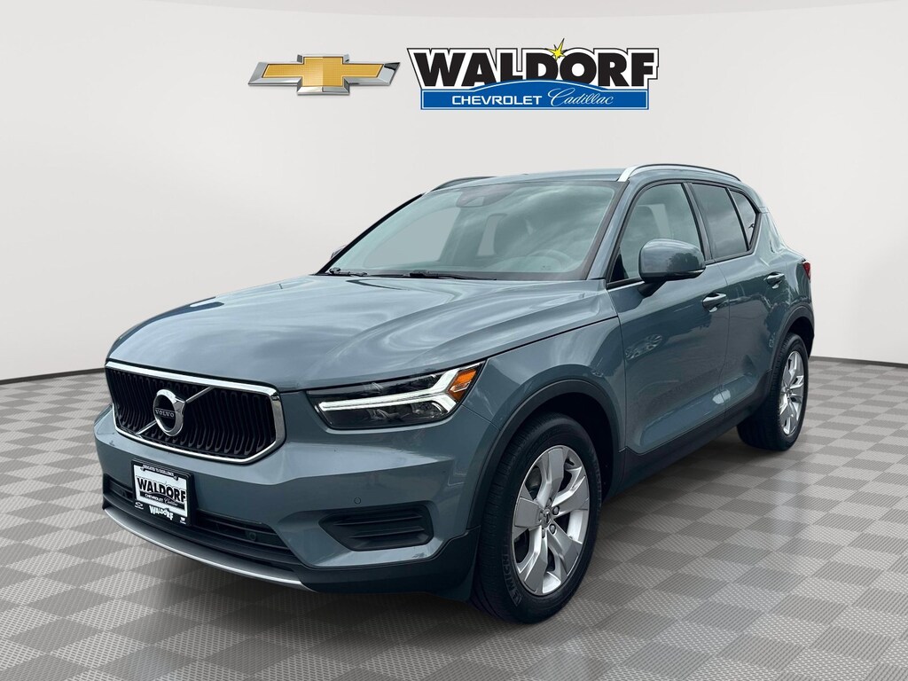 Used 2020 Volvo XC40 Momentum T4 FWD Momentum