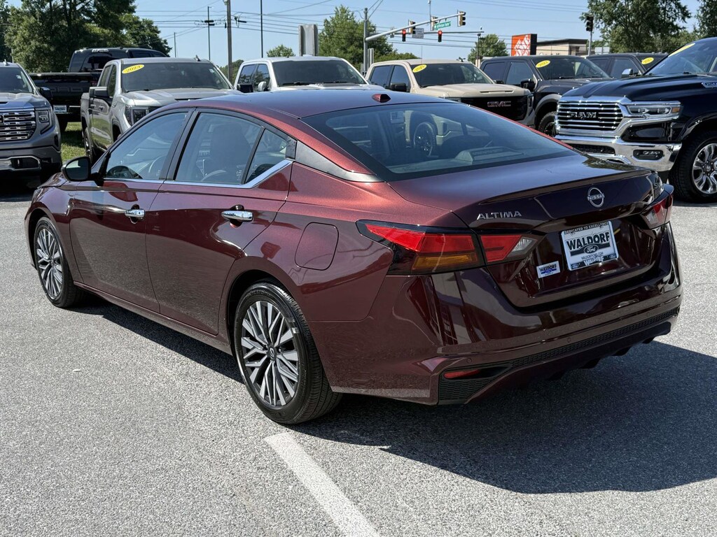 Used 2024 Nissan Altima 2.5 SV Sedan