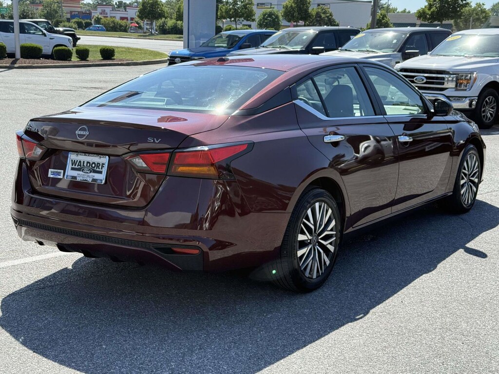 Used 2024 Nissan Altima 2.5 SV Sedan