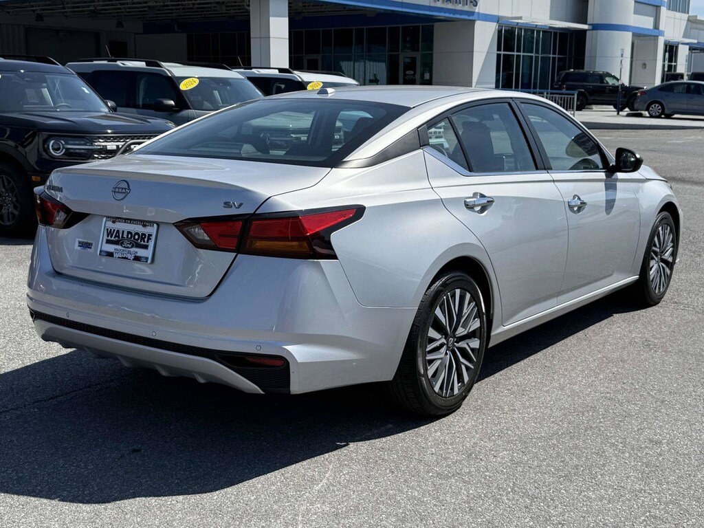 Used 2024 Nissan Altima 2.5 SV Sedan