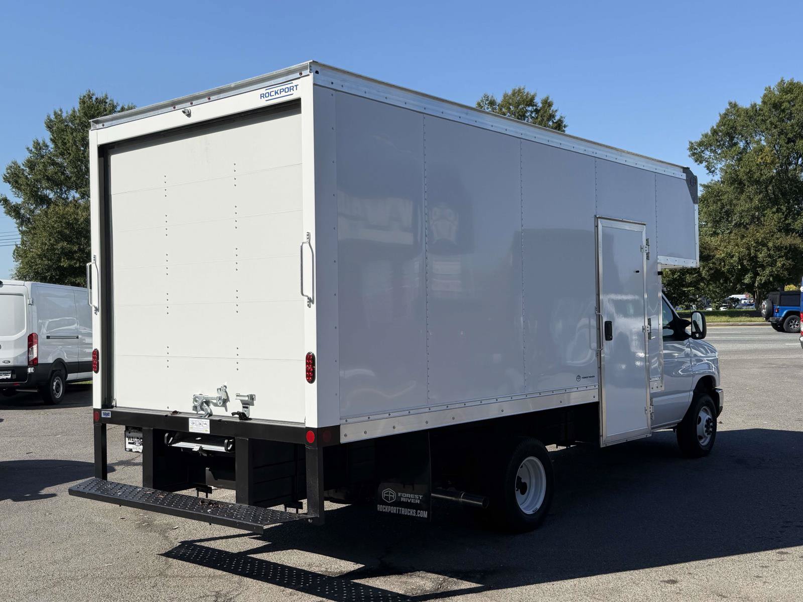 New 2027 Ford E-Series Cutaway E-450 DRW 176 WB