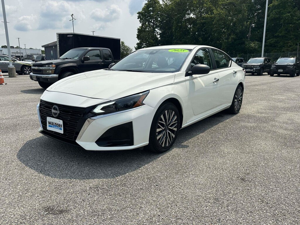 Used 2025 Nissan Altima SV SV FWD