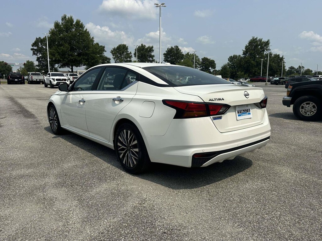 Used 2025 Nissan Altima SV SV FWD