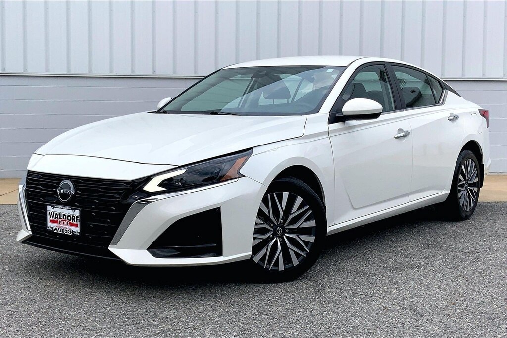 Used 2023 Nissan Altima 2.5 SV Sedan