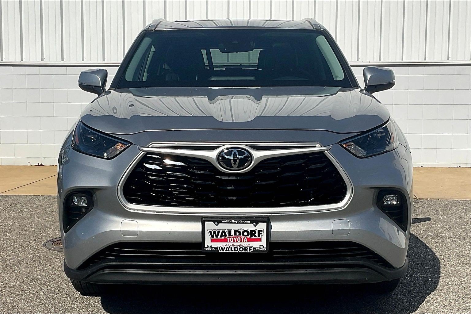 Used 2022 Toyota Highlander XLE XLE FWD