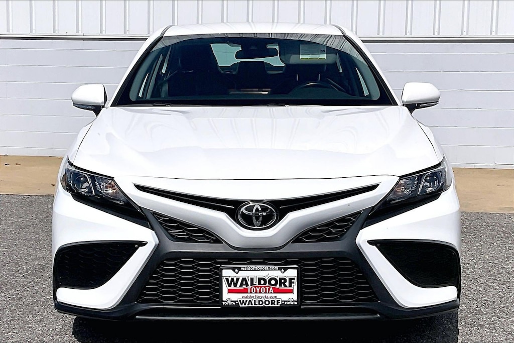 Used 2024 Toyota Camry SE SE Auto