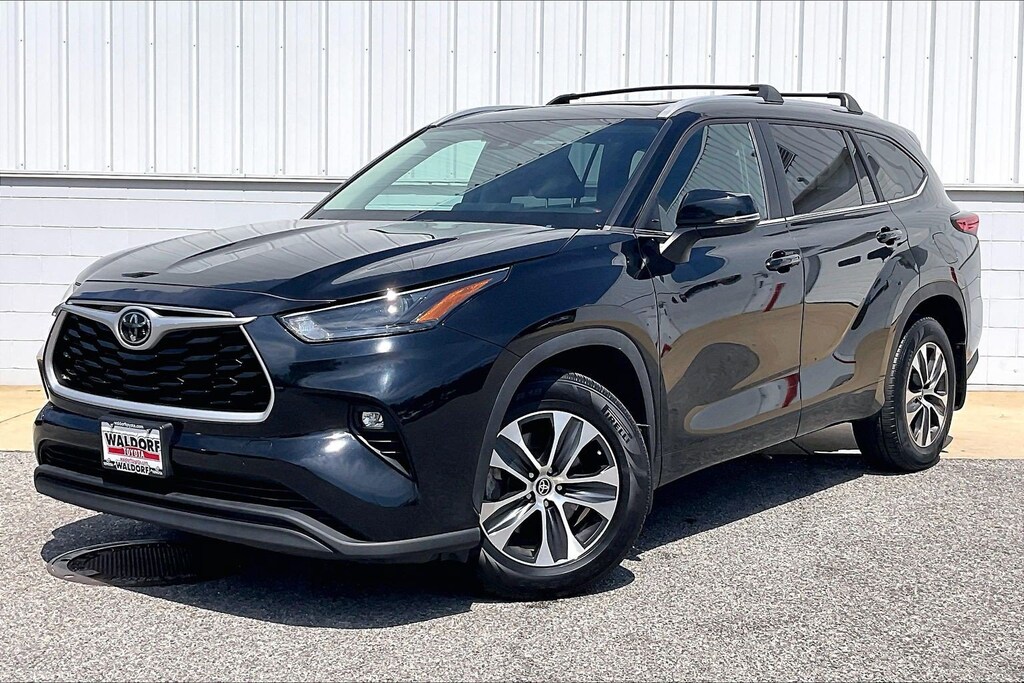 Used 2023 Toyota Highlander XLE XLE AWD