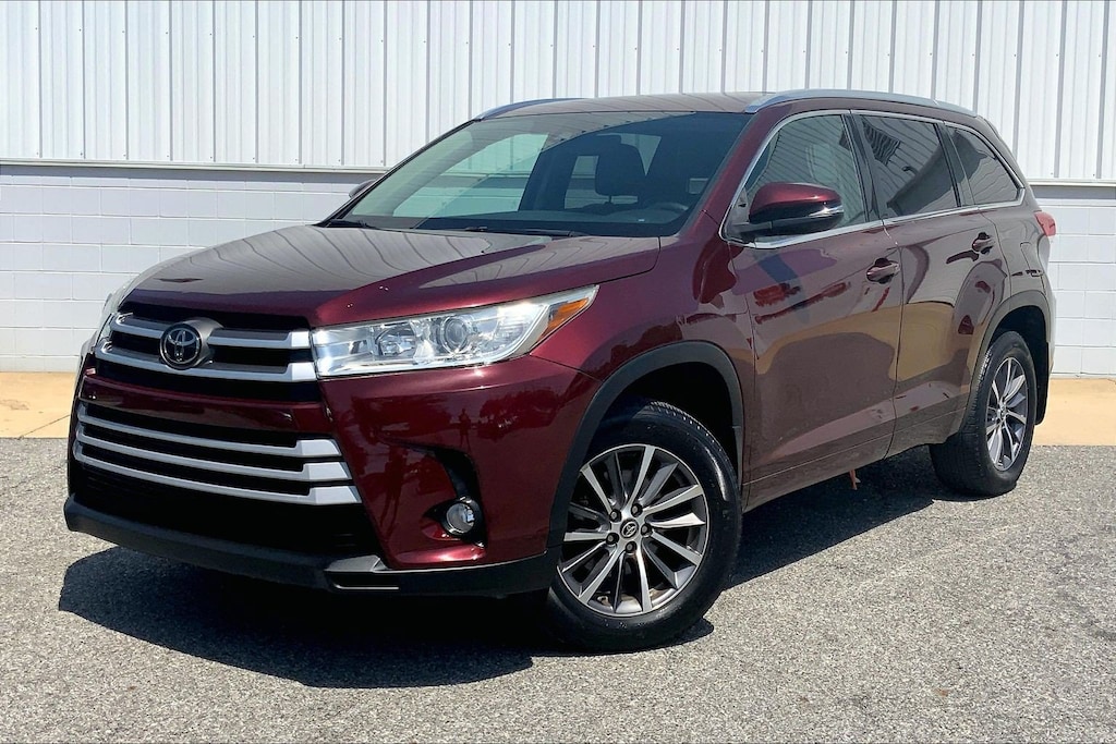 Used 2018 Toyota Highlander XLE XLE V6 AWD