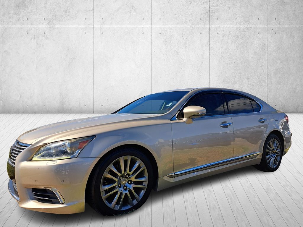 2013 Lexus LS Base's photo