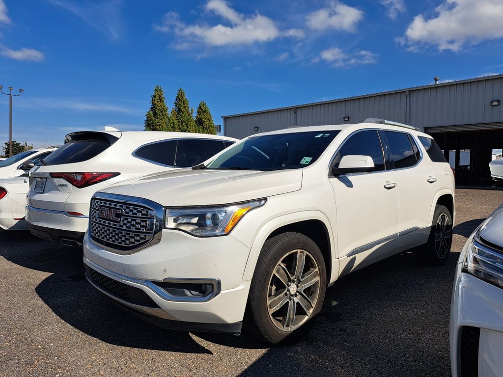 2017 GMC Acadia Denali's photo