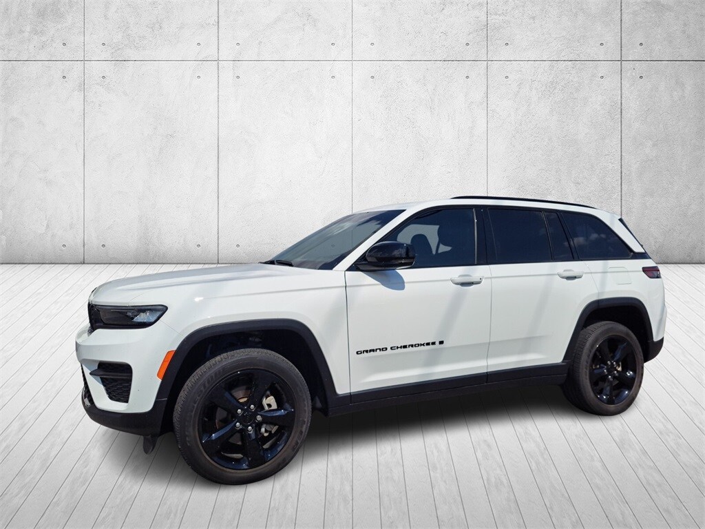 Used 2023 Jeep Grand Cherokee Altitude SUV