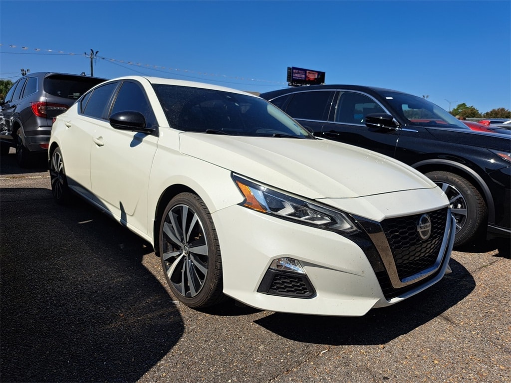 Used 2020 Nissan Altima 2.5 SR Sedan