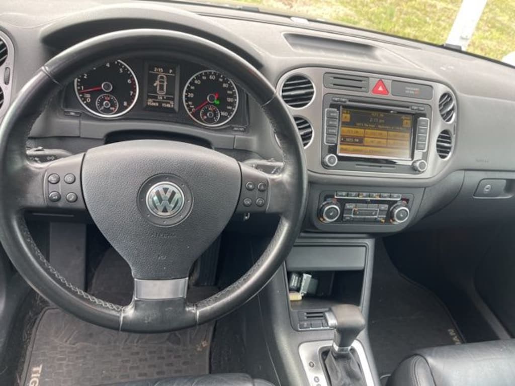 Used 2010 Volkswagen Tiguan SEL SUV