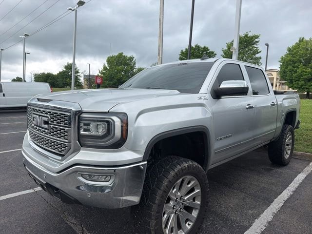 2017 GMC Sierra 4WD Crew Cab Short Box SLT's photo